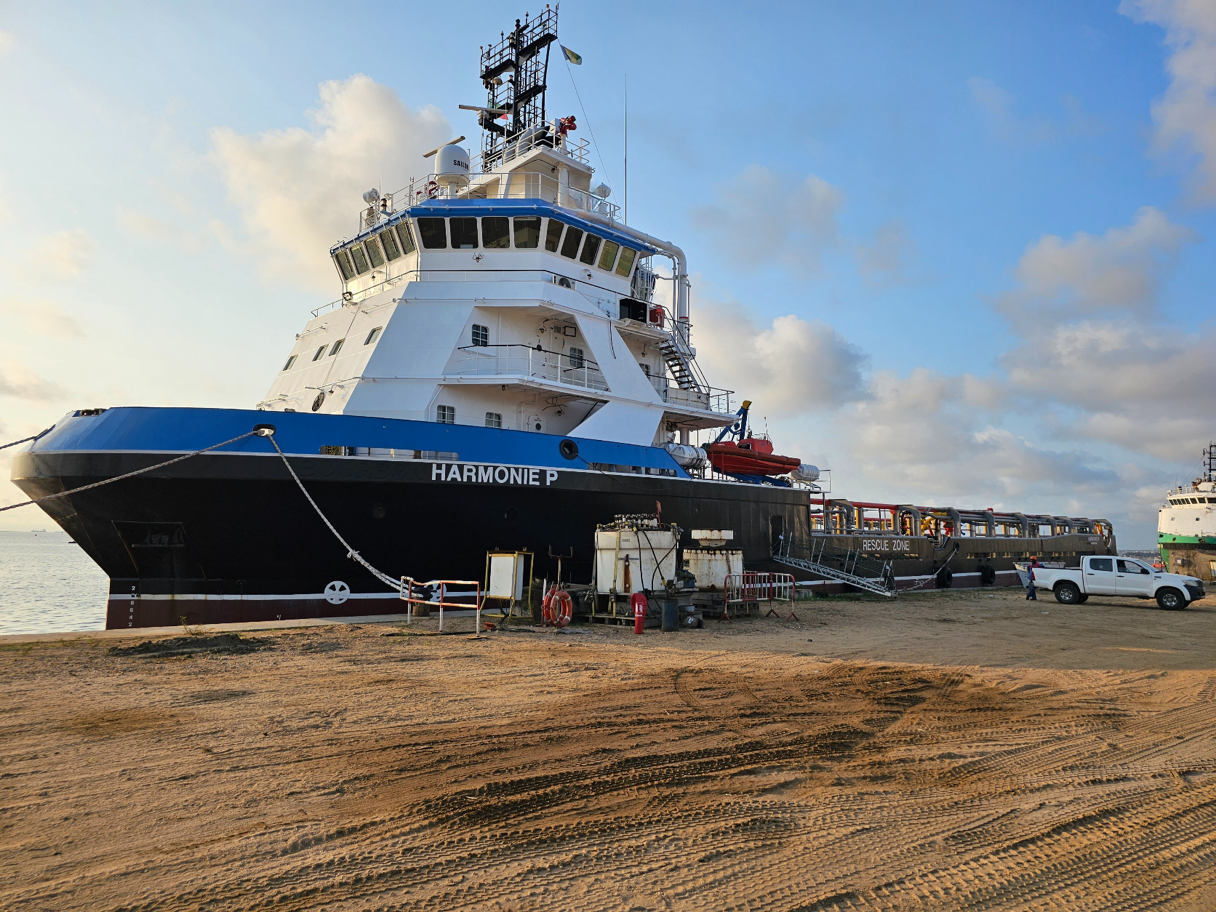Mooring Lunch Vessels
